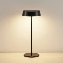 Lucande Tibia LED-Tischleuchte, Akku, USB, Schwarz -Lucande 9616229 2