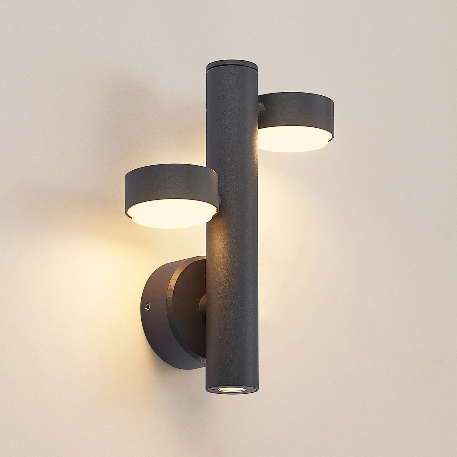 Lucande Kynlee LED-Außenwandleuchte, Dreiflammig 6 Lucande Kynlee LED-Außenwandleuchte, Dreiflammig – Bild 6