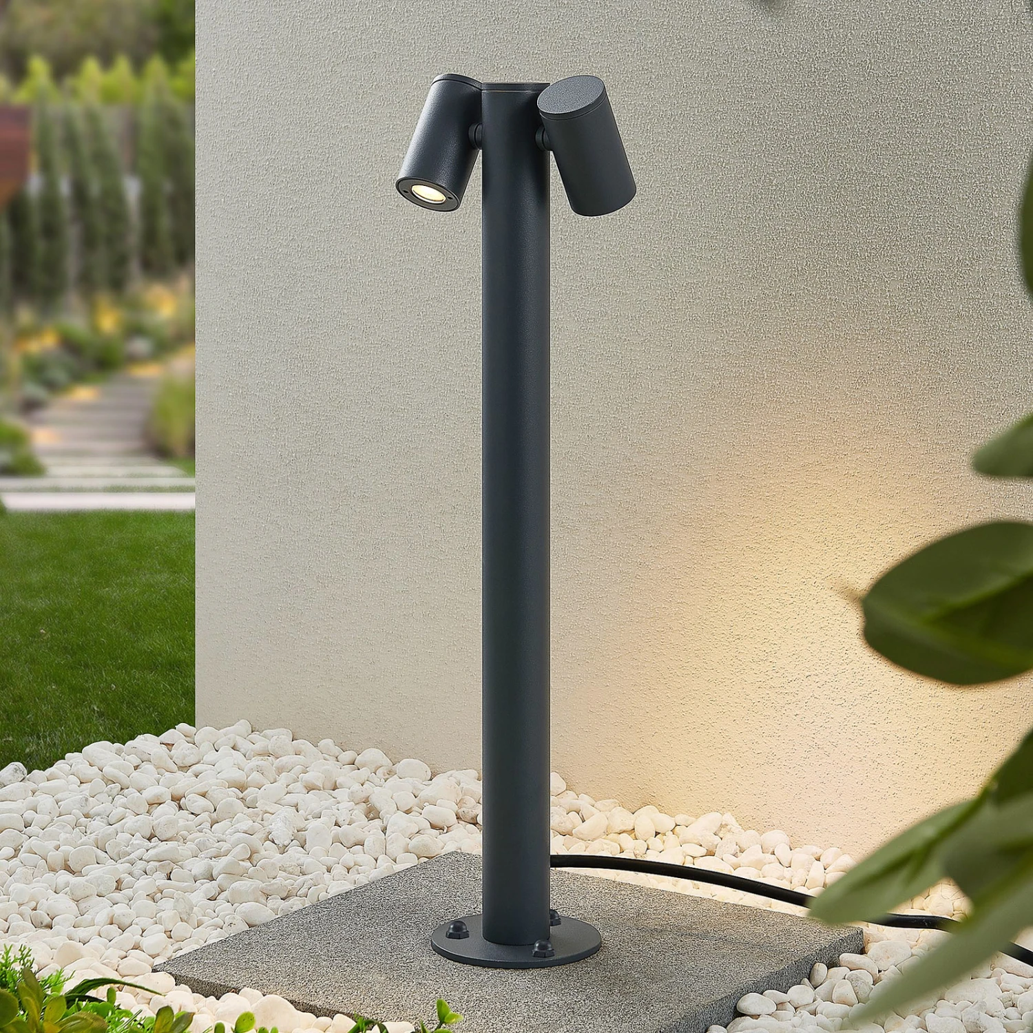 Lucande Saige LED-Sockelleuchte 2-fl., 50 Cm 1 Lucande Saige LED-Sockelleuchte 2-fl., 50 Cm