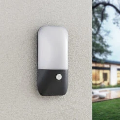 Lucande Bazilea LED-Sensor-Außenwandleuchte -Lucande 9617078 2