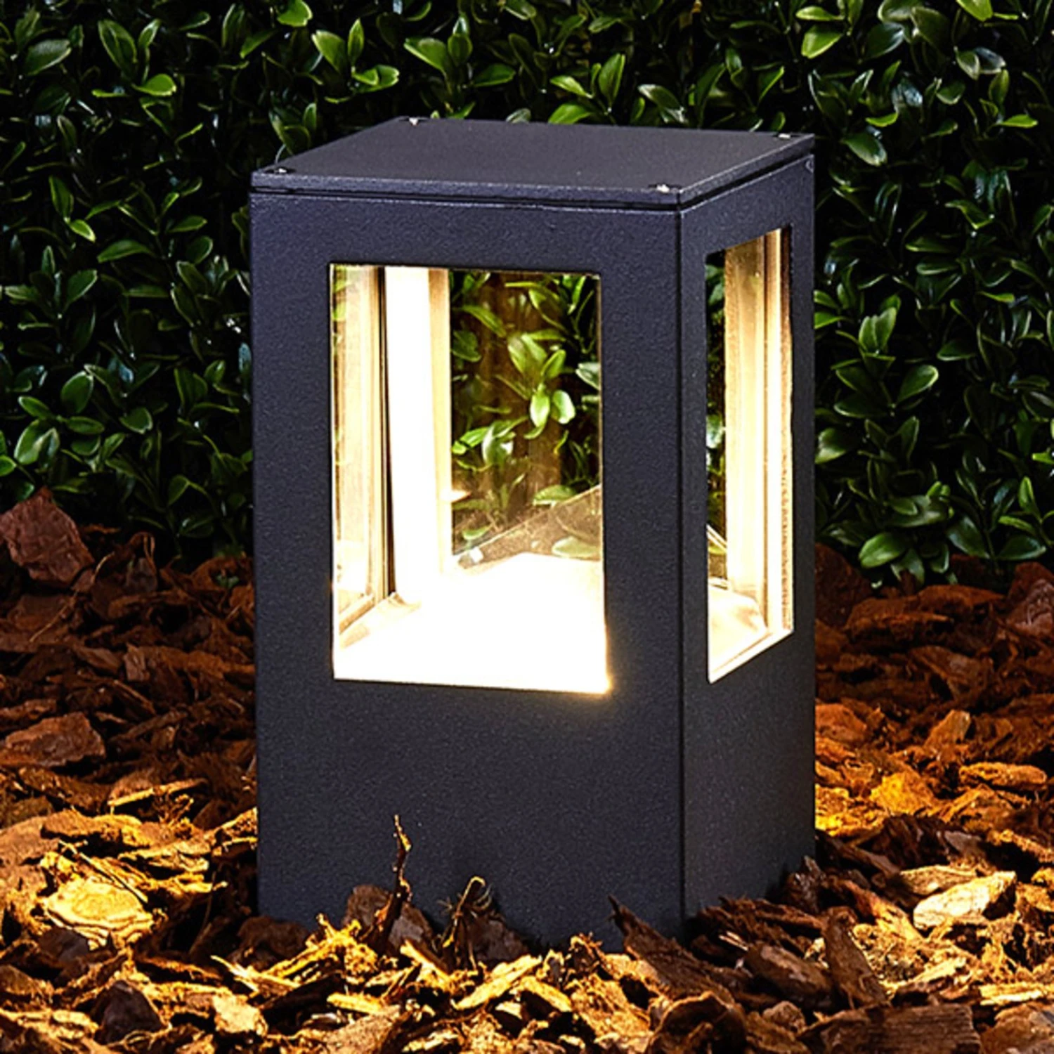 Lucande Rechteckige LED-Sockelleuchte Nicola, IP54 1 Lucande Rechteckige LED-Sockelleuchte Nicola, IP54