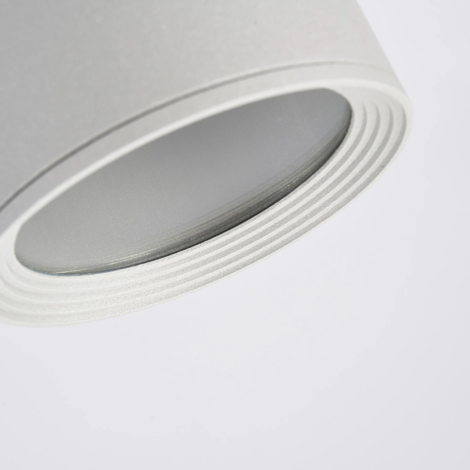 Lucande Außen-Deckenstrahler Minna, Silbergrau 5 Lucande Außen-Deckenstrahler Minna, Silbergrau – Bild 5