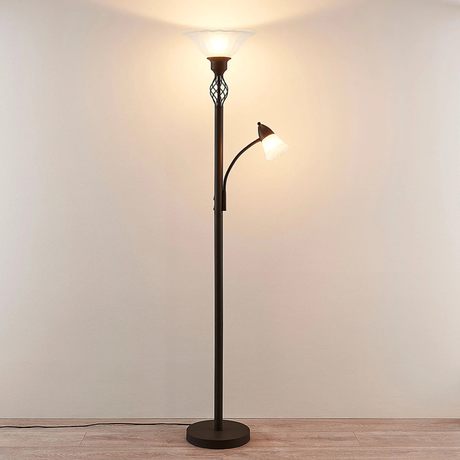 Lucande Deckenfluter Dunja Mit Leselampe 5 Lucande Deckenfluter Dunja Mit Leselampe – Bild 5