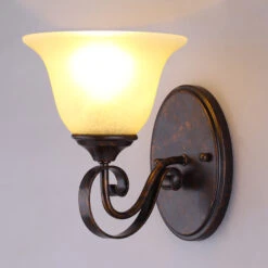 Lucande Wandlampe Svera Im Landhausstil, E27