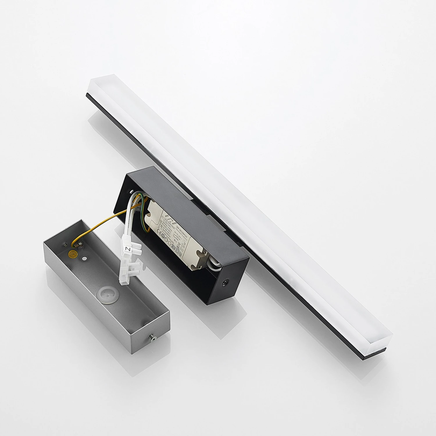 Lucande Lisana LED-Wandleuchte, IP44, 46 Cm 9 Lucande Lisana LED-Wandleuchte, IP44, 46 Cm – Bild 9