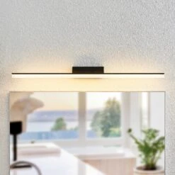 Lucande Lisana LED-Wandleuchte, IP44, 75 Cm 11 Lucande Lisana LED-Wandleuchte, IP44, 75 Cm -Lucande 9627110 2