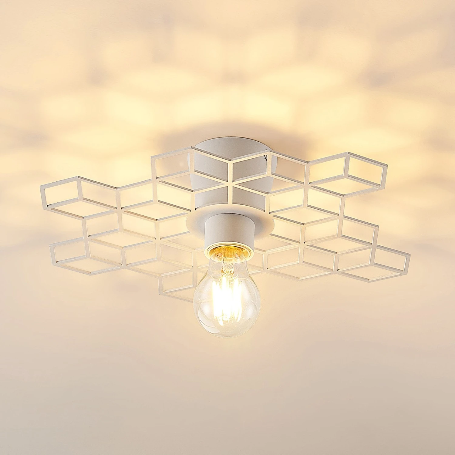 Lucande Alexaru Wandleuchte, Waben, Weiß 5 Lucande Alexaru Wandleuchte, Waben, Weiß – Bild 5