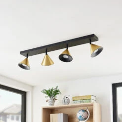 Lucande Kartio Deckenlampe, 4-fl.,neigbar, Messing -Lucande 9639269 4