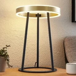 Lucande Seppe LED-Tischleuchte, Messing