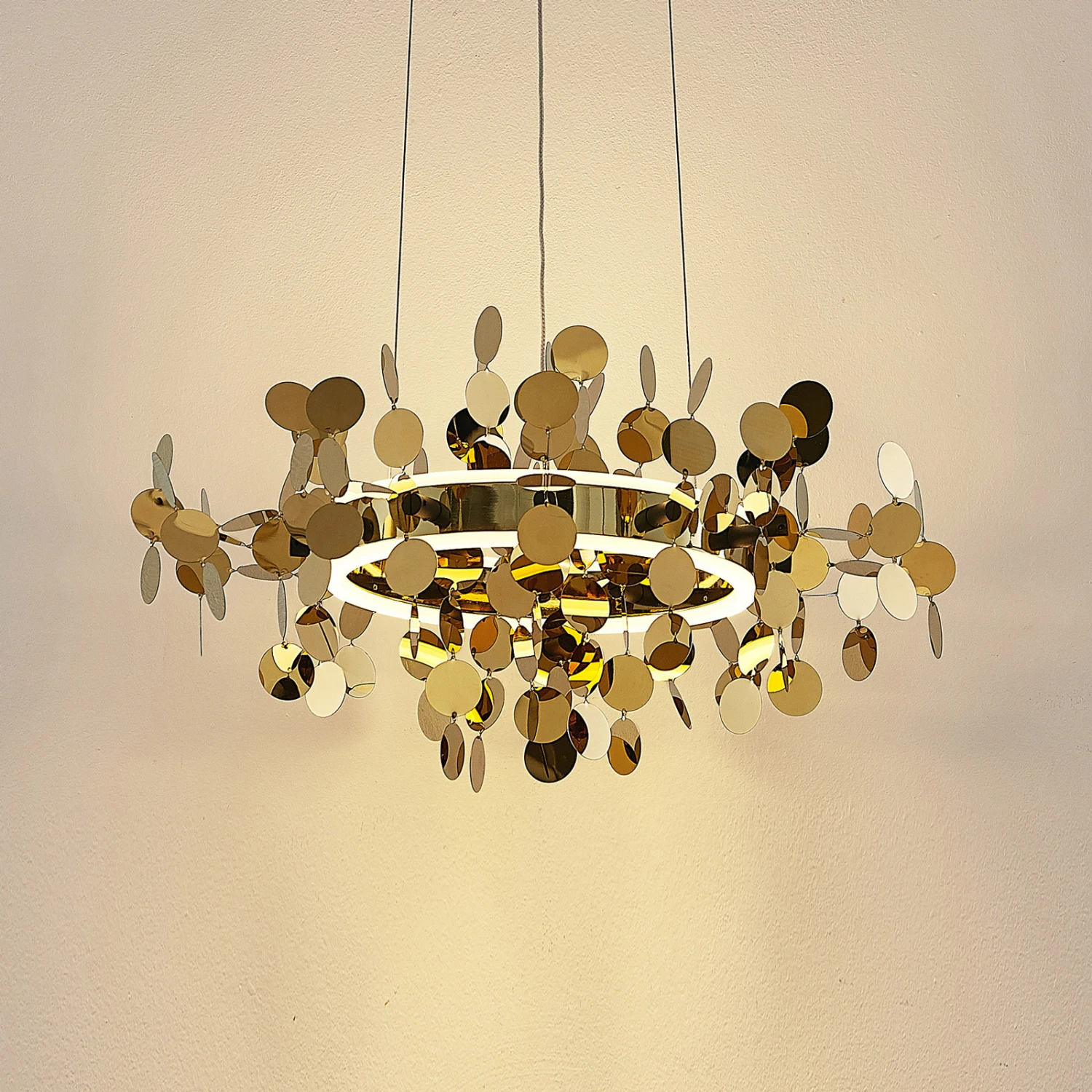 Lucande Glimmo LED-Pendelleuchte, Schwarz, Messing 6 Lucande Glimmo LED-Pendelleuchte, Schwarz, Messing – Bild 6