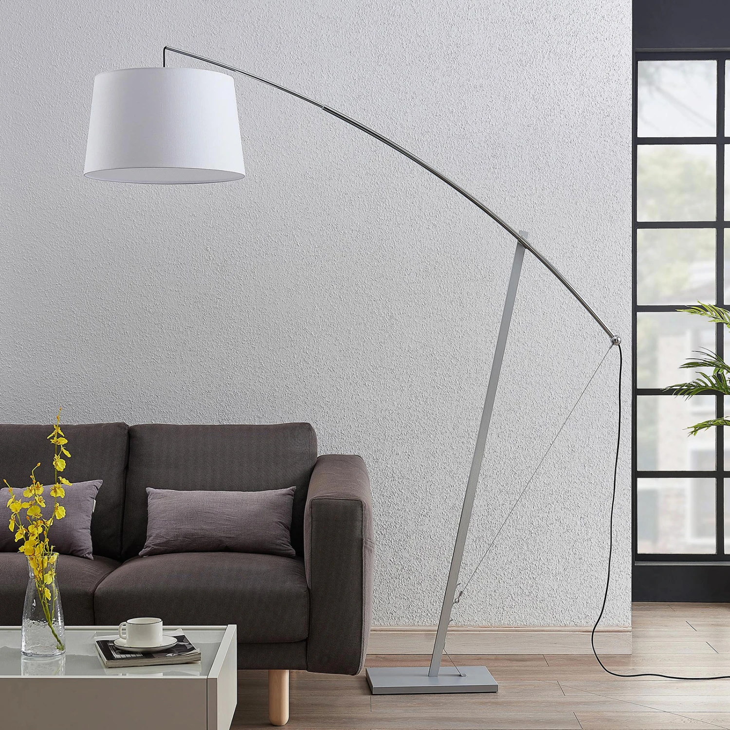 Lucande Bogenstehlampe Nevika, Weißer Textilschirm 2 Lucande Bogenstehlampe Nevika, Weißer Textilschirm – Bild 2