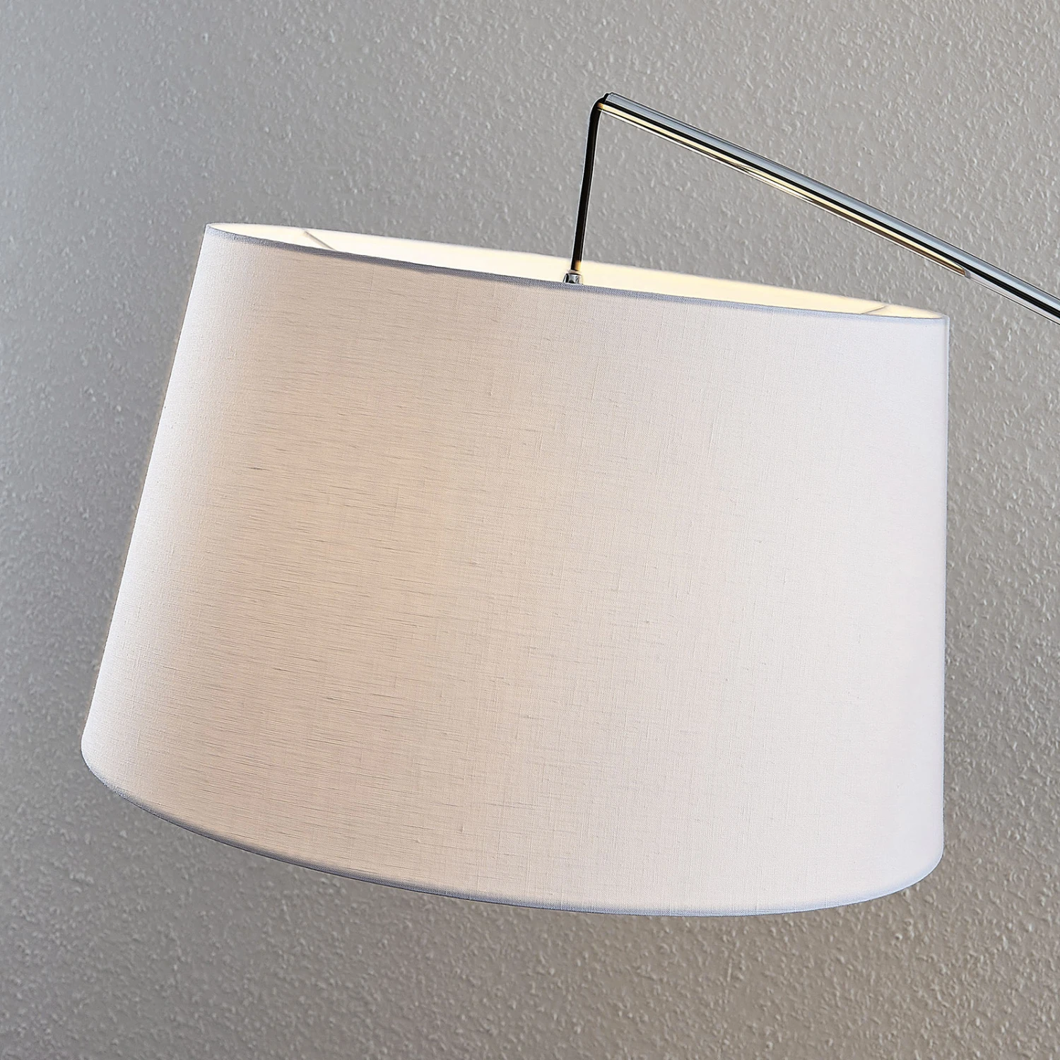 Lucande Bogenstehlampe Nevika, Weißer Textilschirm 8 Lucande Bogenstehlampe Nevika, Weißer Textilschirm – Bild 8